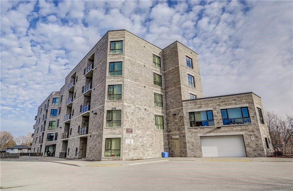 379 Scott Street. Walkers Creek Condos is located in  St. Catharines, Toronto - image #1 of 7