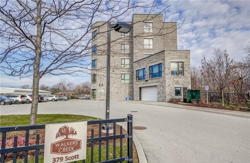 379 Scott Street. Walkers Creek Condos is located in  St. Catharines, Toronto - image #2 of 7