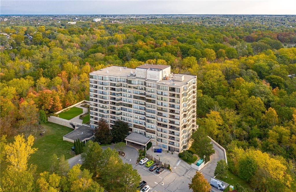 3 Towering Heights Boulevard. South Gate is located in  St. Catharines, Toronto - image #1 of 12