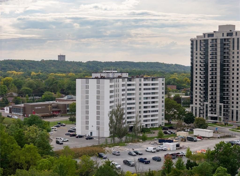 35 Towering Heights Boulevard. 35 Towering Heights Boulevard is located in  St. Catharines, Toronto - image #1 of 7