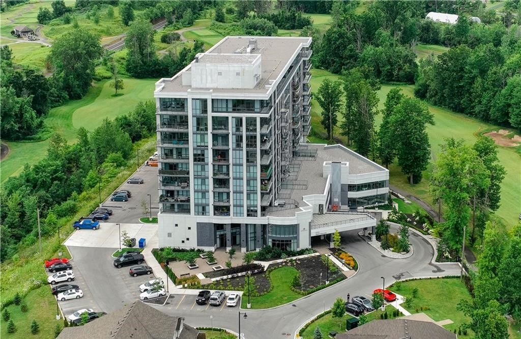 7711 Green Vista Gate. Upper Vista Condos is located in  Niagara Falls, Toronto - image #1 of 8