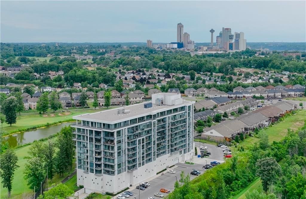 7711 Green Vista Gate. Upper Vista Condos is located in  Niagara Falls, Toronto - image #2 of 8