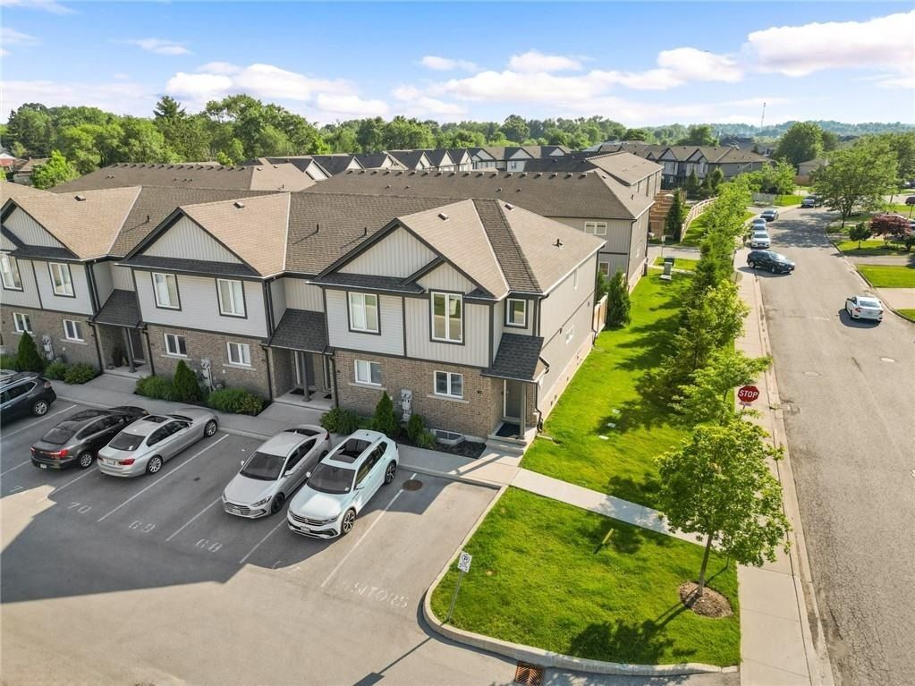 7768 Ascot Circle. 7768 Ascot Circle is located in  Niagara Falls, Toronto - image #1 of 3