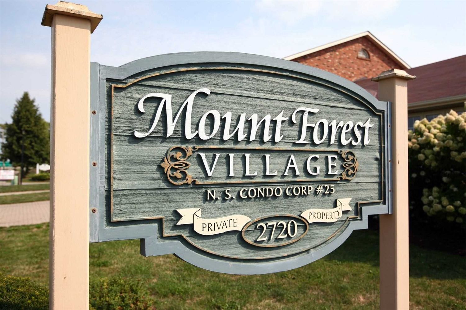 2720 Mewburn Road. Mount Forest Village is located in  Niagara Falls, Toronto - image #3 of 4