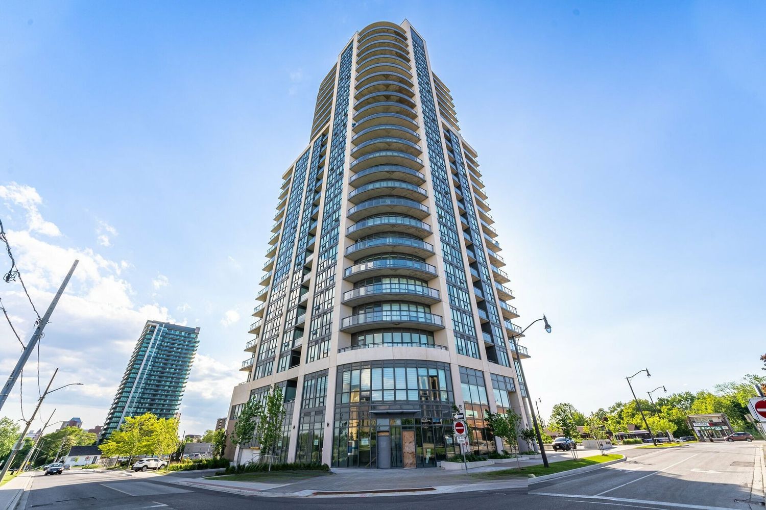 15 Lynch Street. Symphony Condos is located in  Brampton, Toronto - image #1 of 11