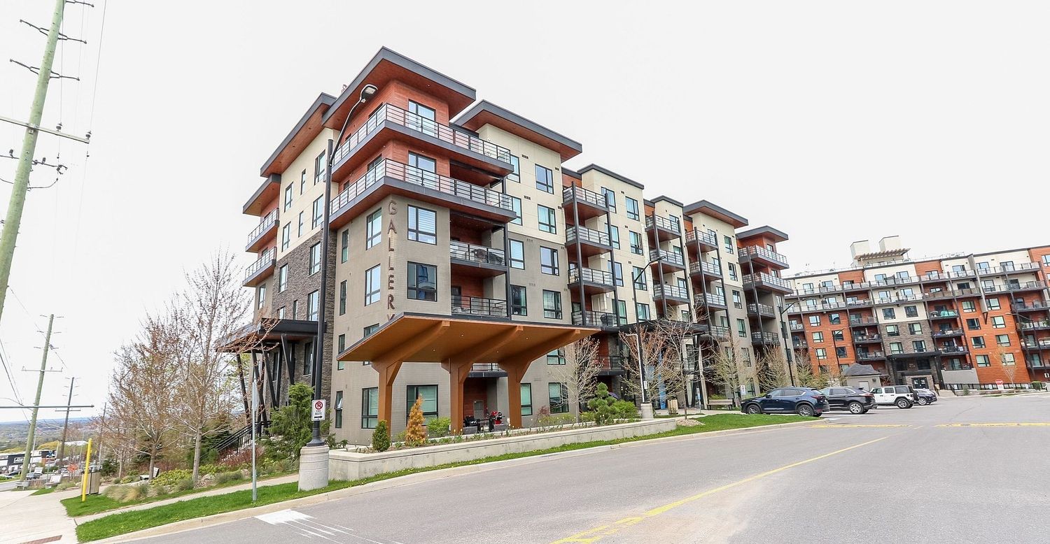 300-306 Essa Road. The Gallery Condominiums is located in  Barrie, Toronto - image #1 of 5