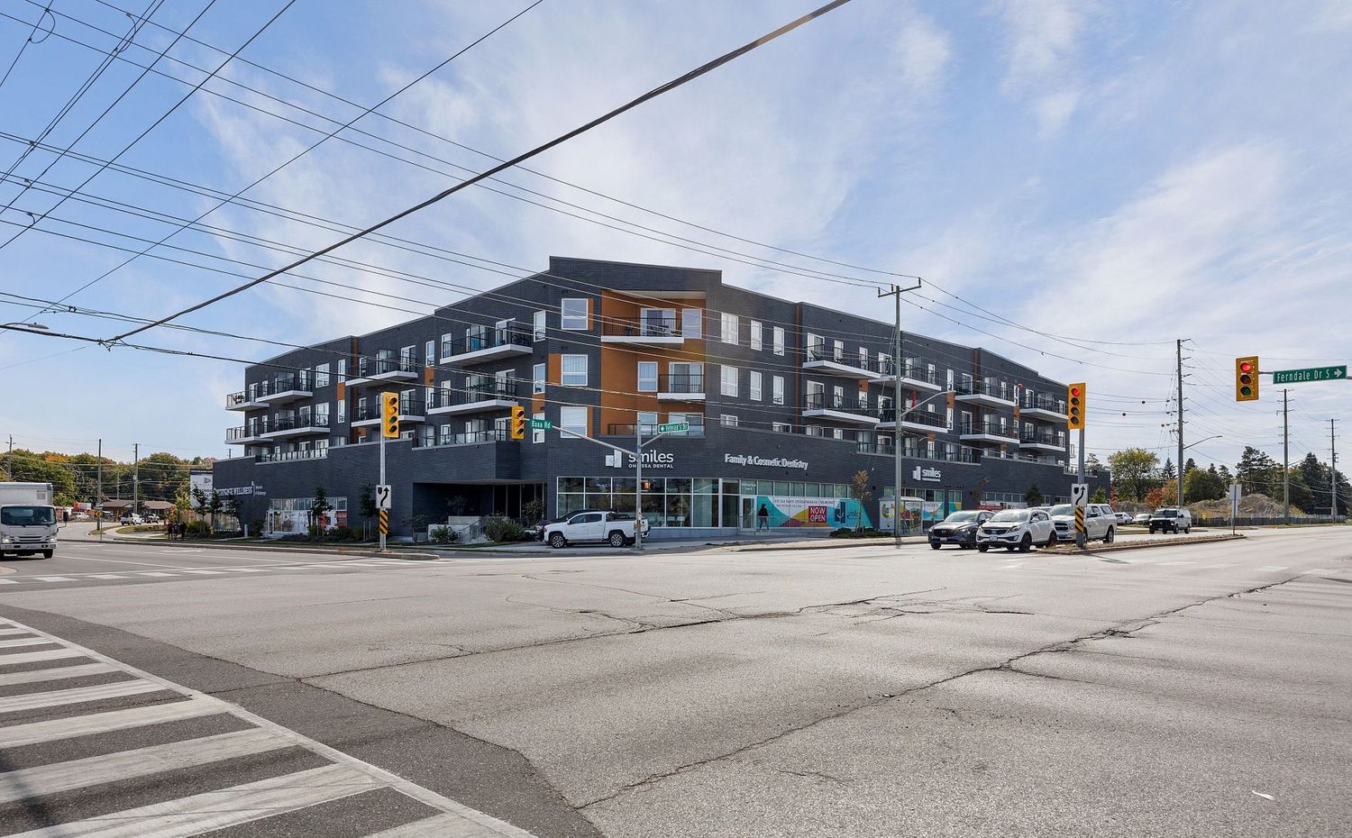 430 Essa Road. 430 Essa Condos is located in  Barrie, Toronto - image #1 of 7