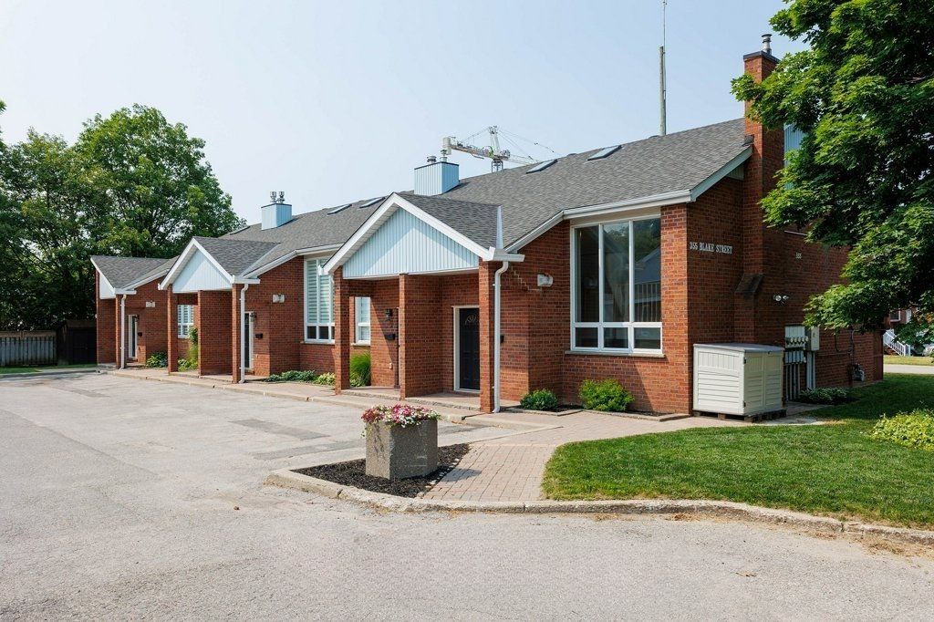 355 Blake Street. 355 Blake Street is located in  Barrie, Toronto - image #1 of 3