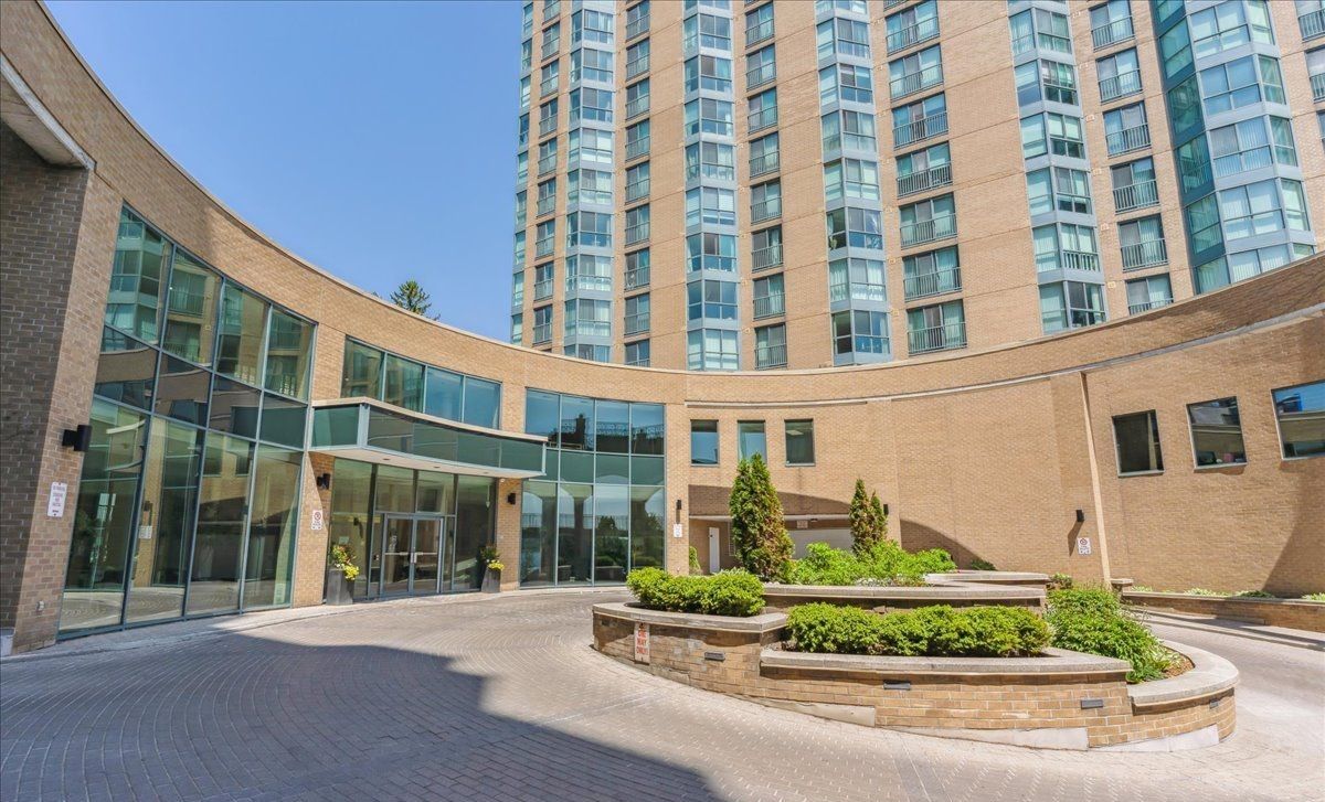 150 Dunlop Street. Bayshore Landing I is located in  Barrie, Toronto - image #3 of 8