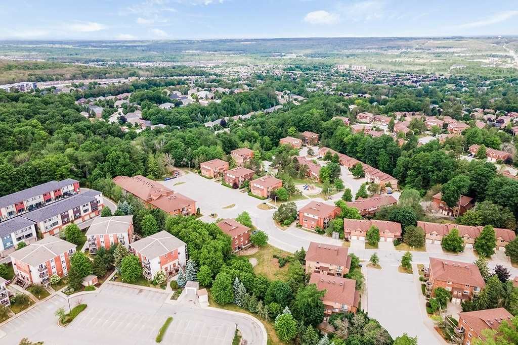 9-25 Meadow Lane. Timberwalk Condos is located in  Barrie, Toronto - image #3 of 3