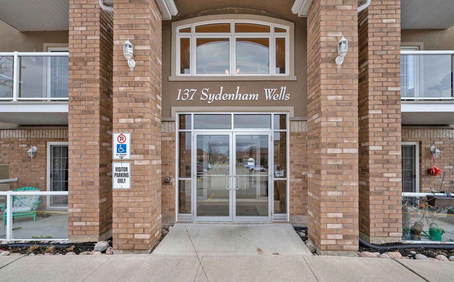 133-141 Sydenham Wells. East Side Village is located in  Barrie, Toronto - image #2 of 3