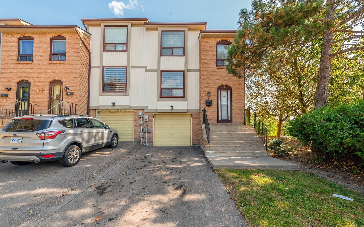 1-80 Mcmullen Crescent. 1-80 Mcmullen Crescent is located in  Brampton, Toronto - image #1 of 2