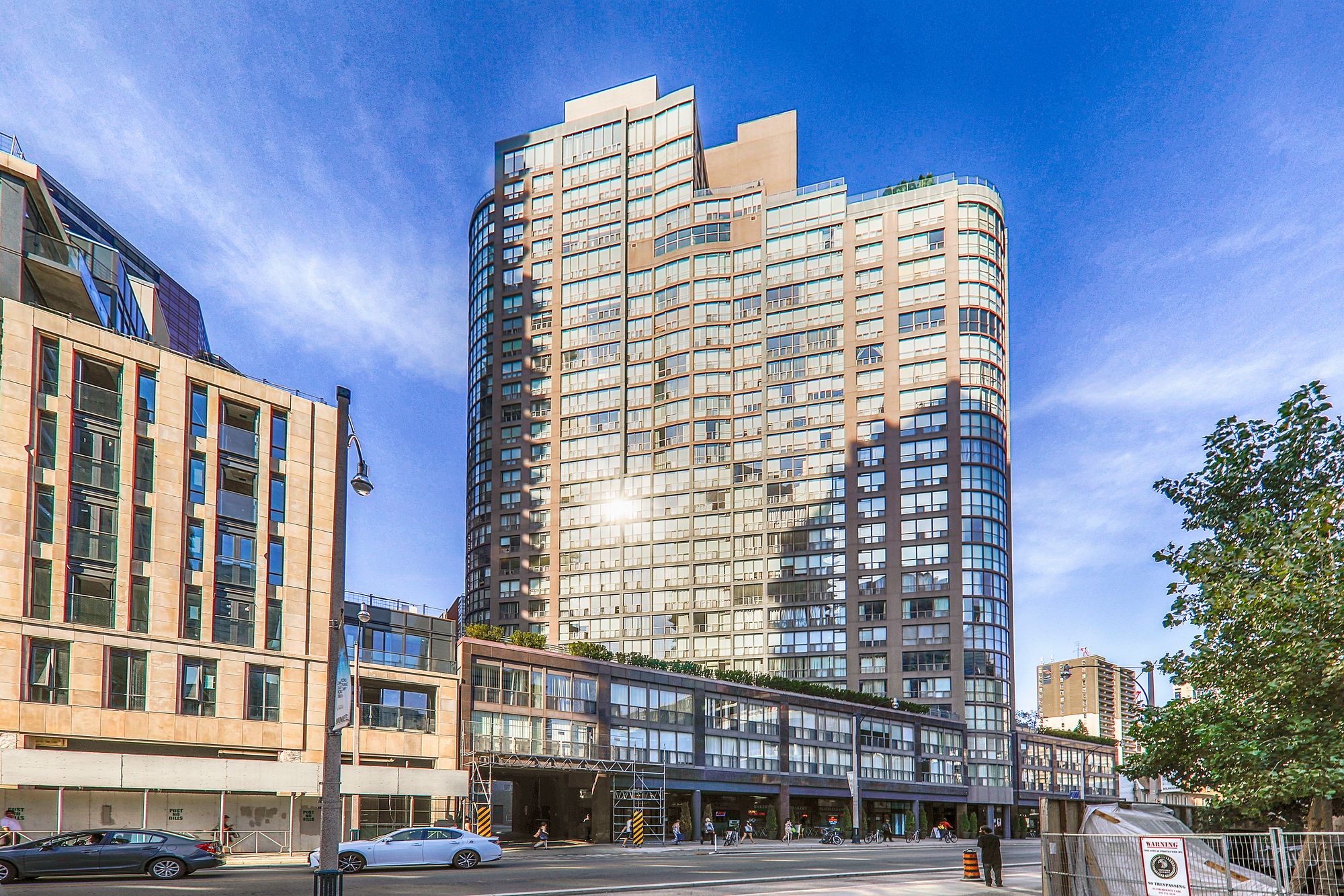 24 Wellesley St W The Century Plaza 3 Condos for Sale & 1 Unit for