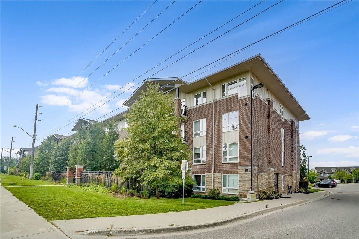 45 Kingsbury Square. Kingsbury Square I is located in  Guelph, Toronto - image #2 of 6