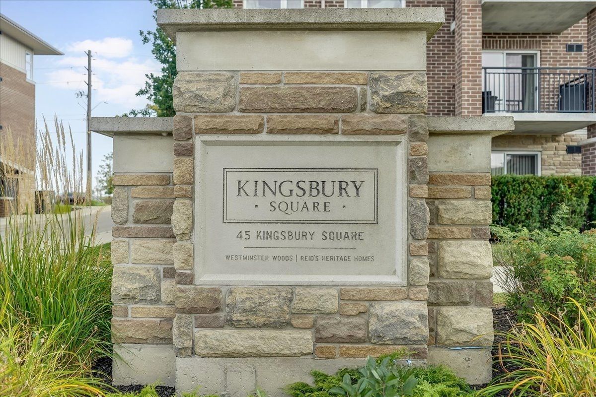 45 Kingsbury Square. Kingsbury Square I is located in  Guelph, Toronto - image #3 of 6