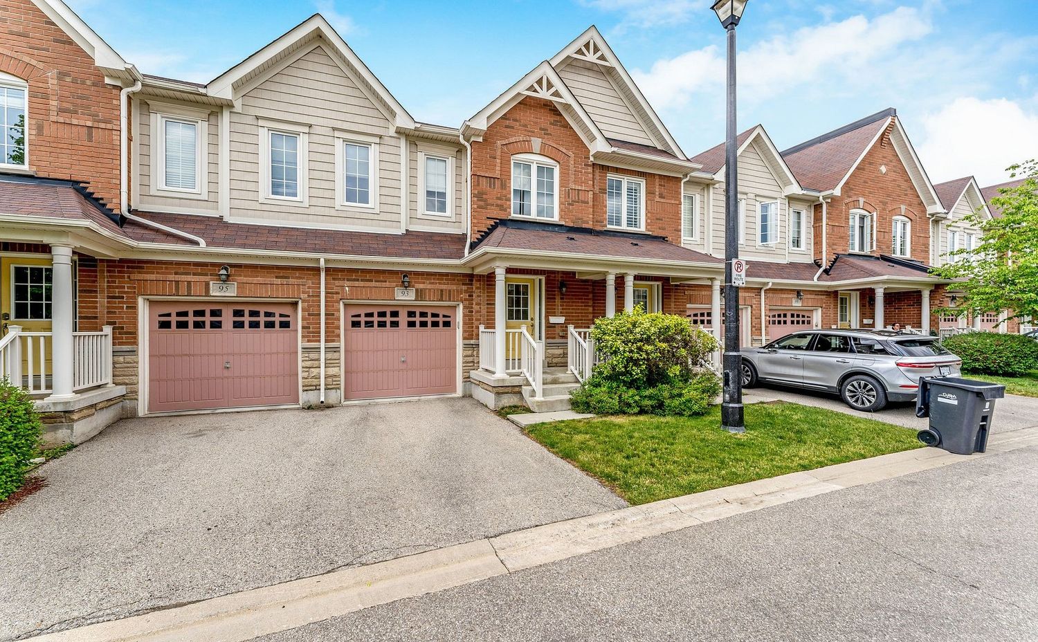 1035 Victoria Road. 1035 Victoria Road is located in  Guelph, Toronto - image #1 of 2