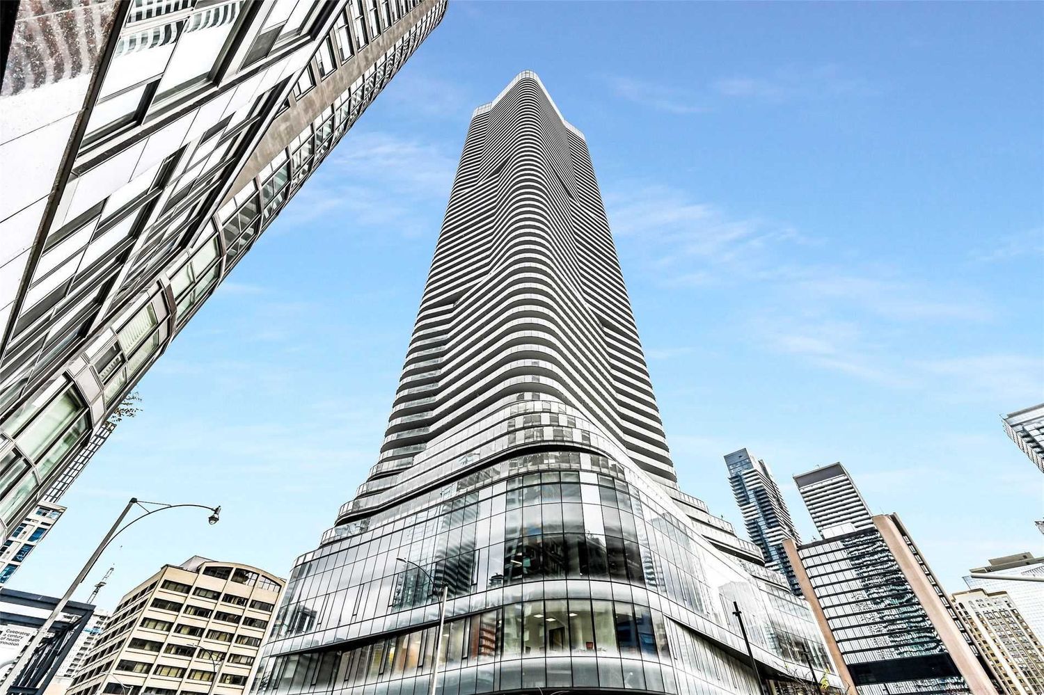11 Wellesley Street. Wellesley On The Park Condos is located in  Downtown, Toronto - image #1 of 2