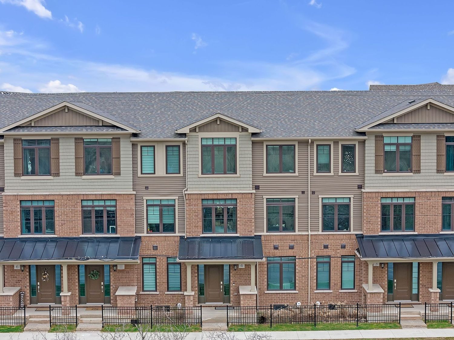 288 Glover Road. Life Townhomes is located in  London, Toronto - image #1 of 2