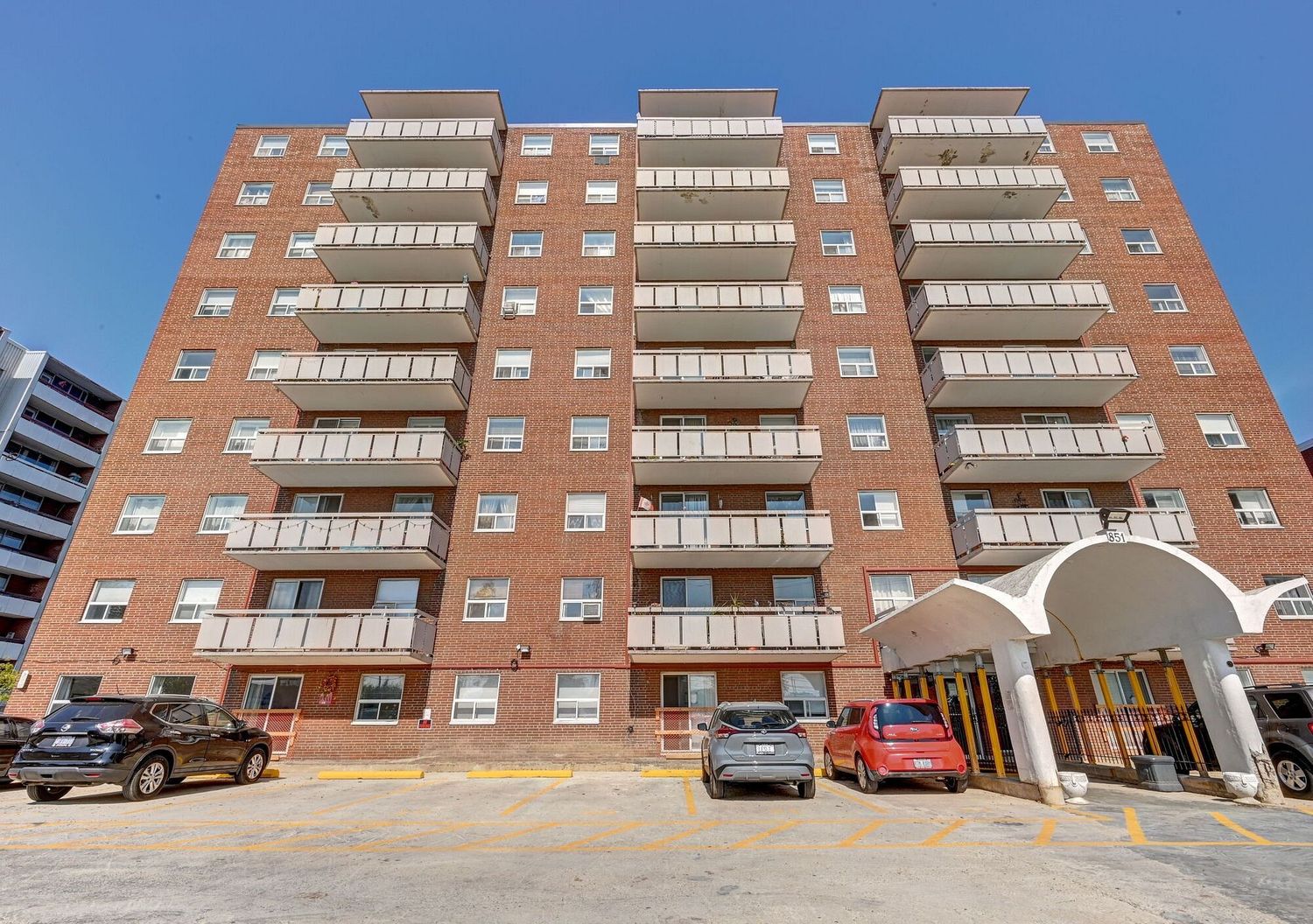 851 Queenston Road. Eastgate Towers is located in  London, Toronto - image #1 of 2