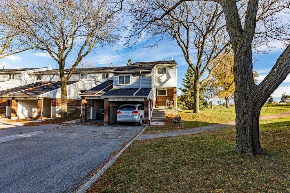 890 Limeridge Road. 890 Limeridge Road is located in  Hamilton, Toronto - image #1 of 2