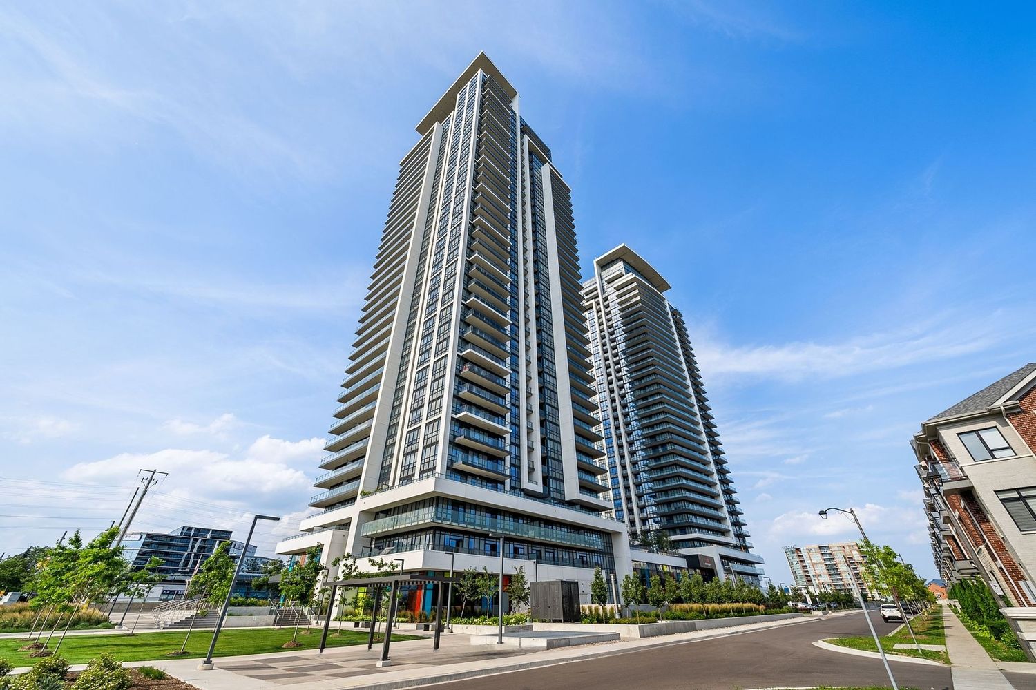 38 Gandhi Lane. Pavilia Towers Condos is located in  Markham, Toronto - image #1 of 11