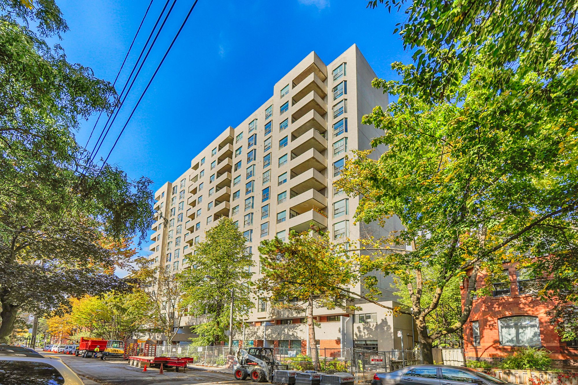 86 Gloucester St 86 Gloucester 1 Condo for Sale & 0 Units for Rent