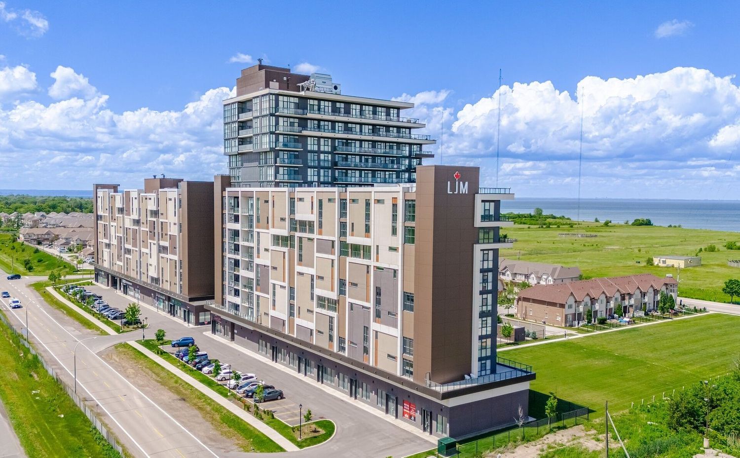 560 North Service Road. LJM Waterview Condominiums Grimsby is located in  Grimsby, Toronto - image #2 of 11