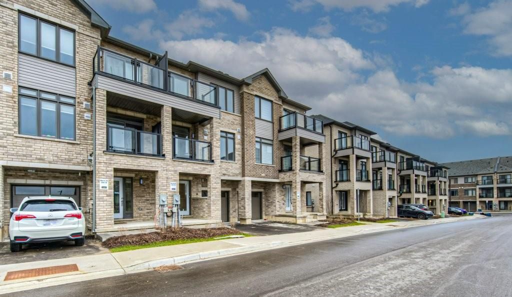 581-585 Colborne Street. Cachet ParQ Towns is located in  Brantford, Toronto - image #1 of 2