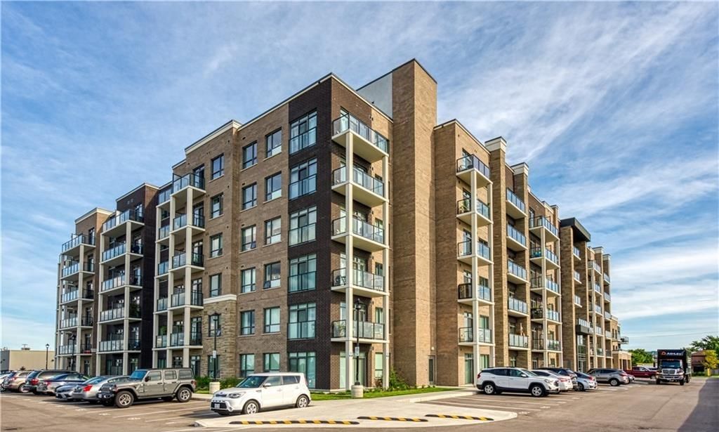 5055 Greenlane Road. Utopia Condominiums is located in  Lincoln, Toronto - image #1 of 9