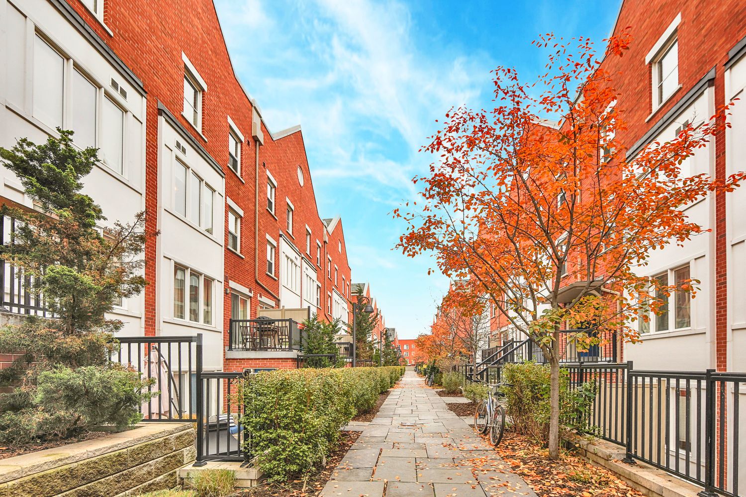 817-825 Dundas Street E. Rivertowne Townhomes is located in  East End, Toronto - image #3 of 5