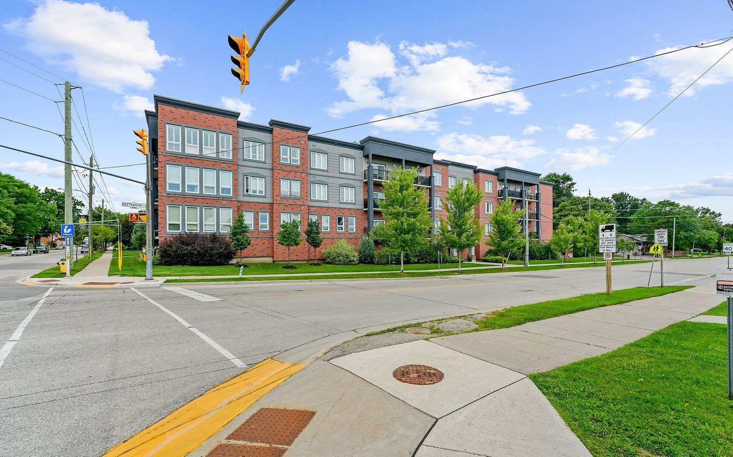 40 Main Street. Patterson Park Condos is located in  New Tecumseth, Toronto - image #1 of 3