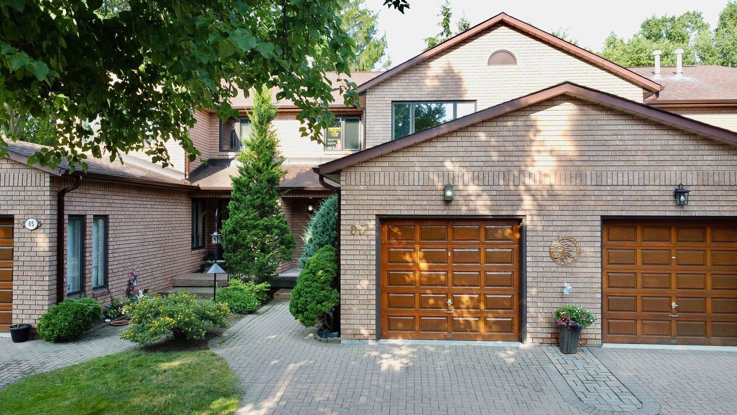 83 Green Briar Road. 83 Green Briar Road is located in  New Tecumseth, Toronto - image #1 of 3