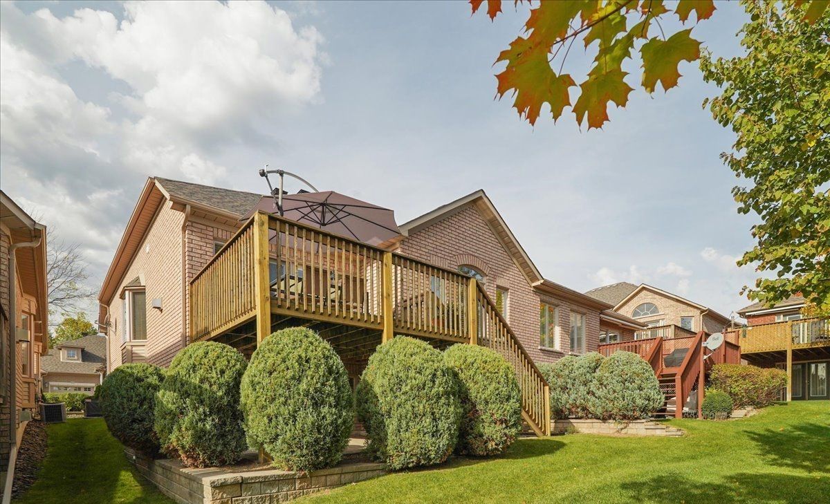 51 Renaissance Point. 51 Renaissance Point is located in  New Tecumseth, Toronto - image #1 of 3