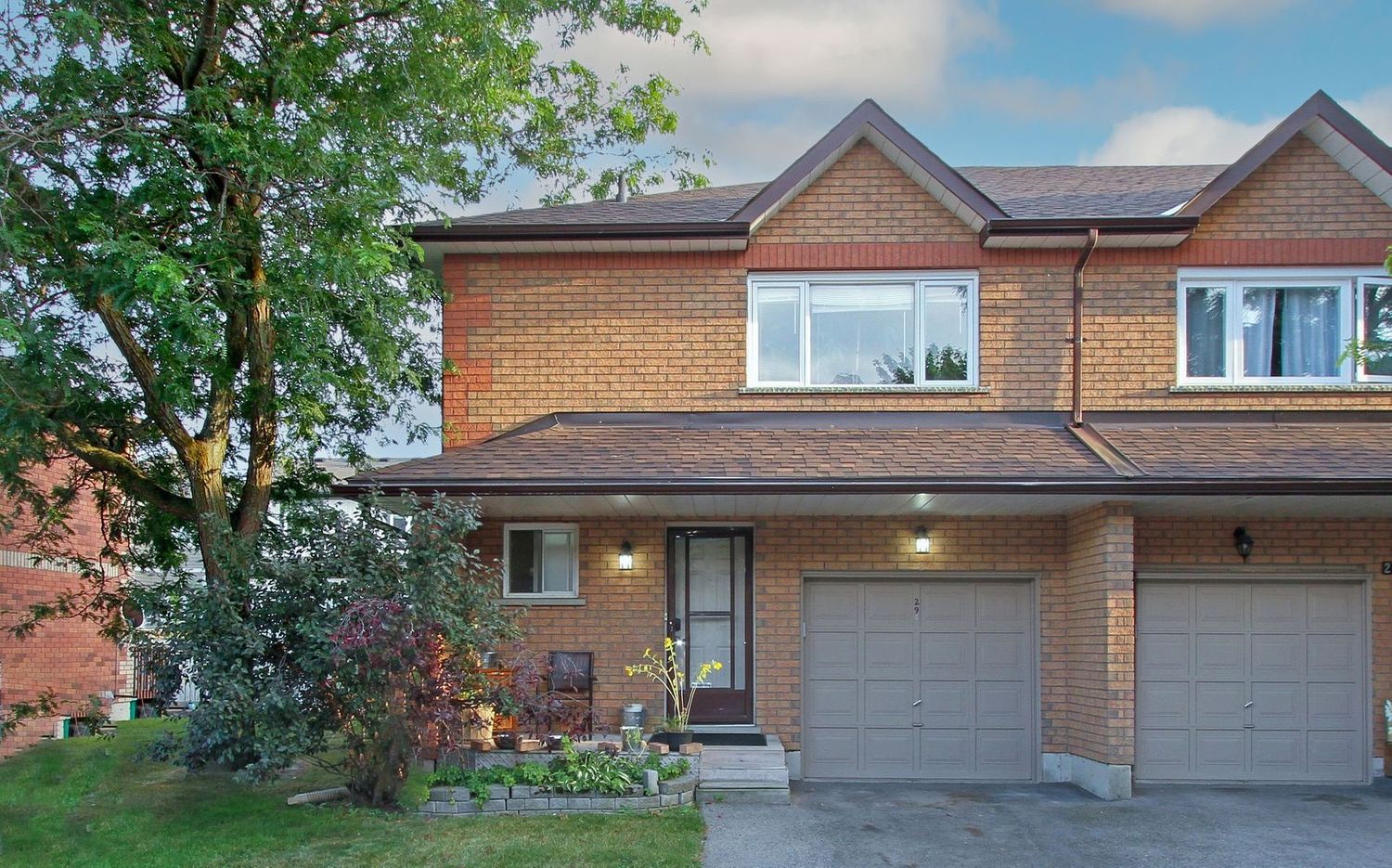 29 Riverley Lane. 29 Riverley Lane is located in  New Tecumseth, Toronto - image #1 of 2