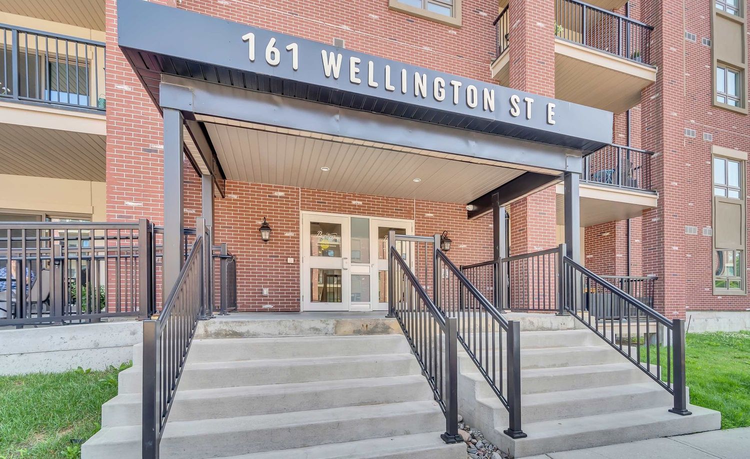 161 Wellington Street. 161 Wellington Street is located in  New Tecumseth, Toronto - image #3 of 4