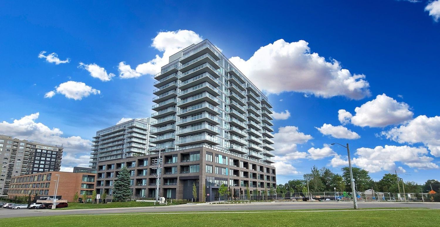 185 Deerfield Road. The Davis Condos II is located in  Newmarket, Toronto - image #1 of 10