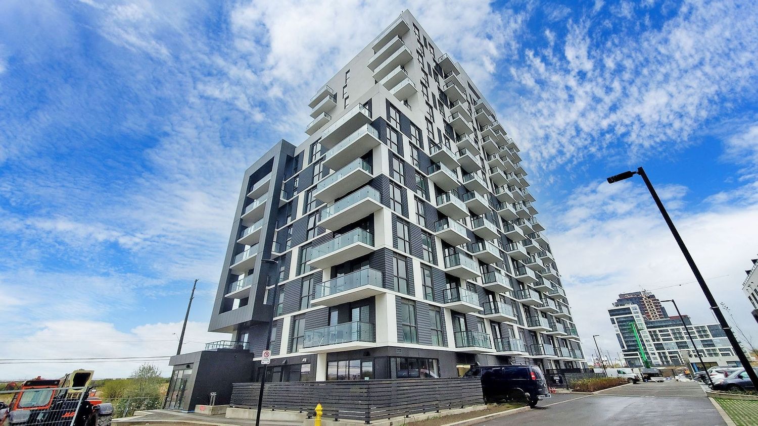 3075 Trafalgar Road. North Oak - Condos at Oakvillage is located in  Oakville, Toronto - image #1 of 5