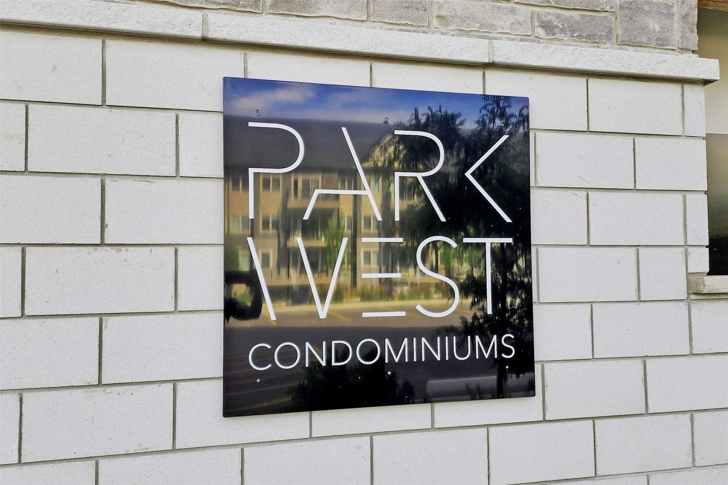 344 Florence Drive. Parkwest Condos is located in  Peterborough, Toronto - image #2 of 3