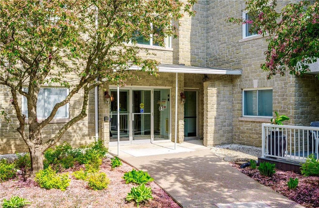 1099 Clonsilla Avenue. Westwind Condominiums is located in  Peterborough, Toronto - image #4 of 6