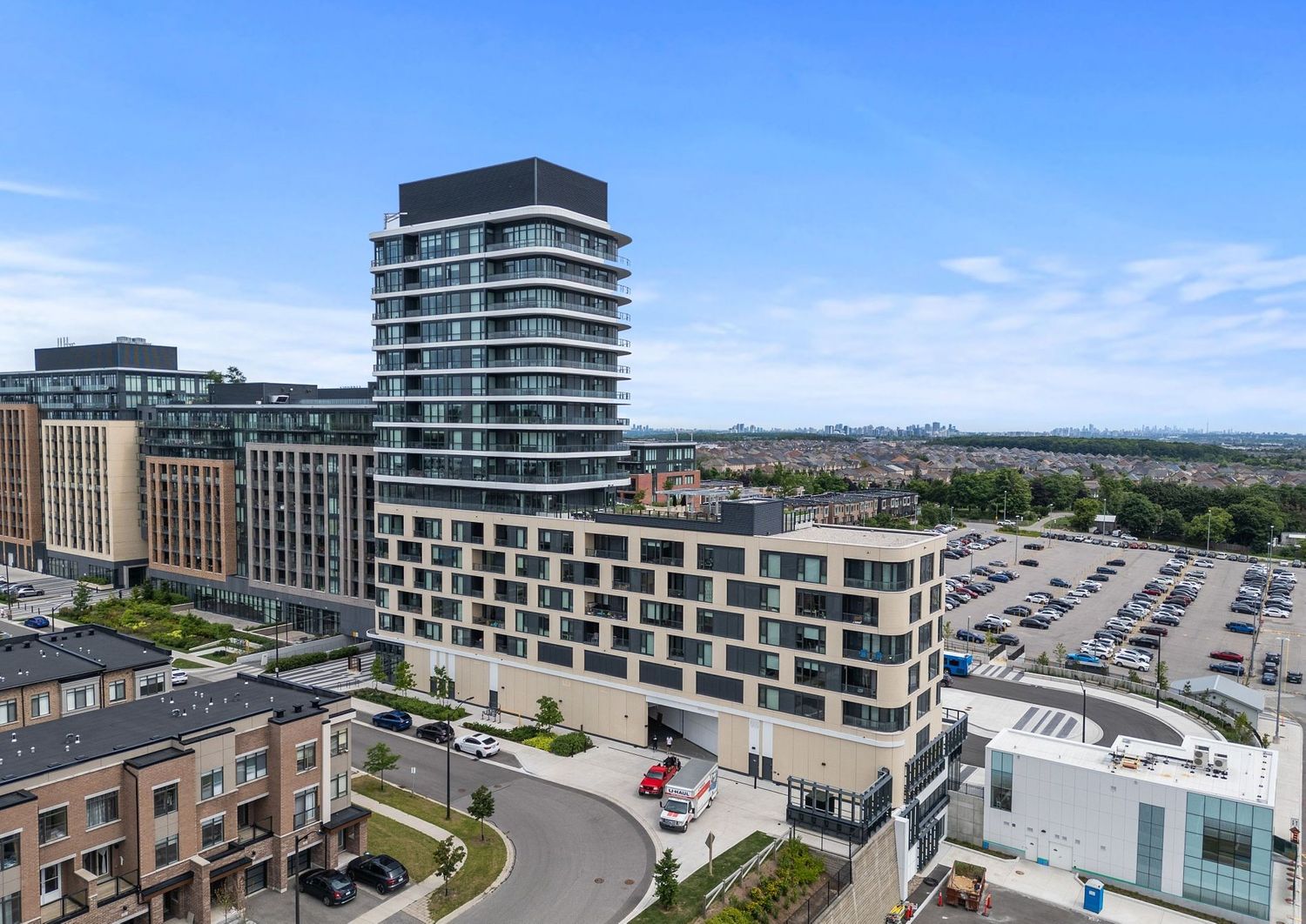 120 Eagle Rock Way. The Mackenzie Condos is located in  Vaughan, Toronto - image #1 of 10