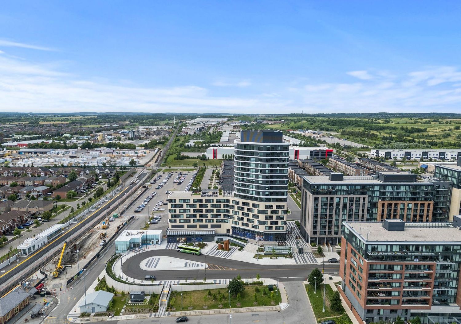 120 Eagle Rock Way. The Mackenzie Condos is located in  Vaughan, Toronto - image #2 of 10