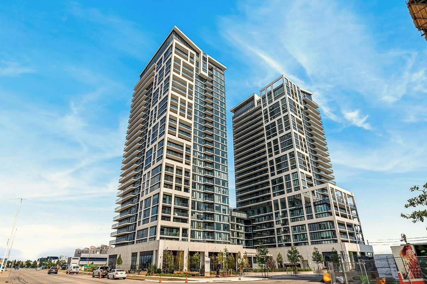 9000 Jane Street. Fifth at Charisma Condos is located in  Vaughan, Toronto - image #1 of 7