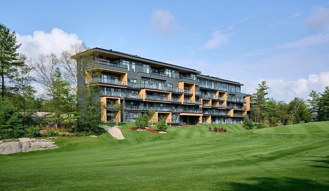 120 Carrick Trail. Muskoka Bay Resort is located in  Severn, Toronto - image #1 of 7