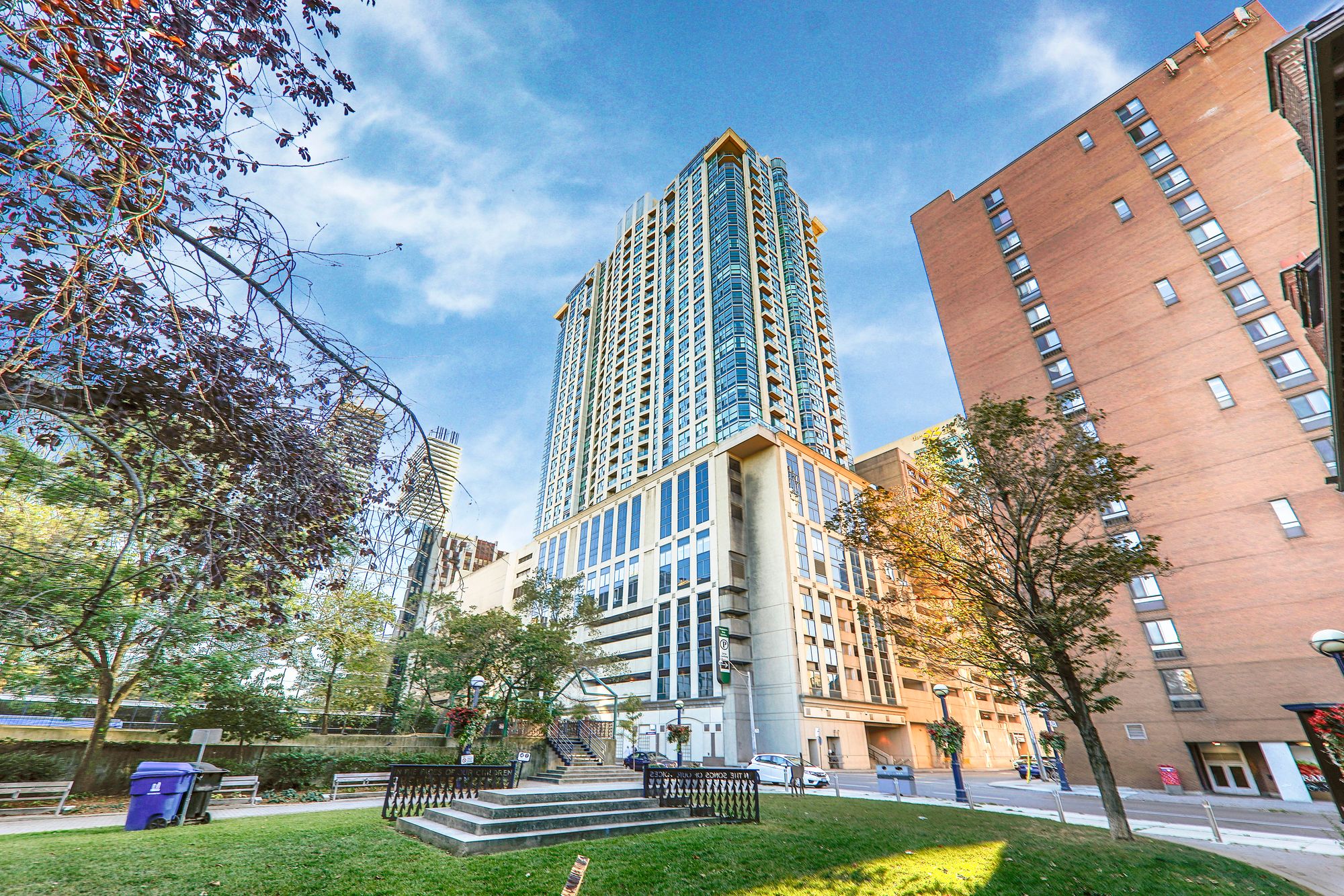 8 Park Rd, unit 1512 for rent in Yonge and Bloor - image #1
