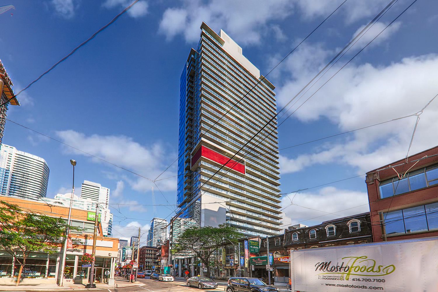 375 King Street W. M5V Condos is located in  Downtown, Toronto - image #1 of 4