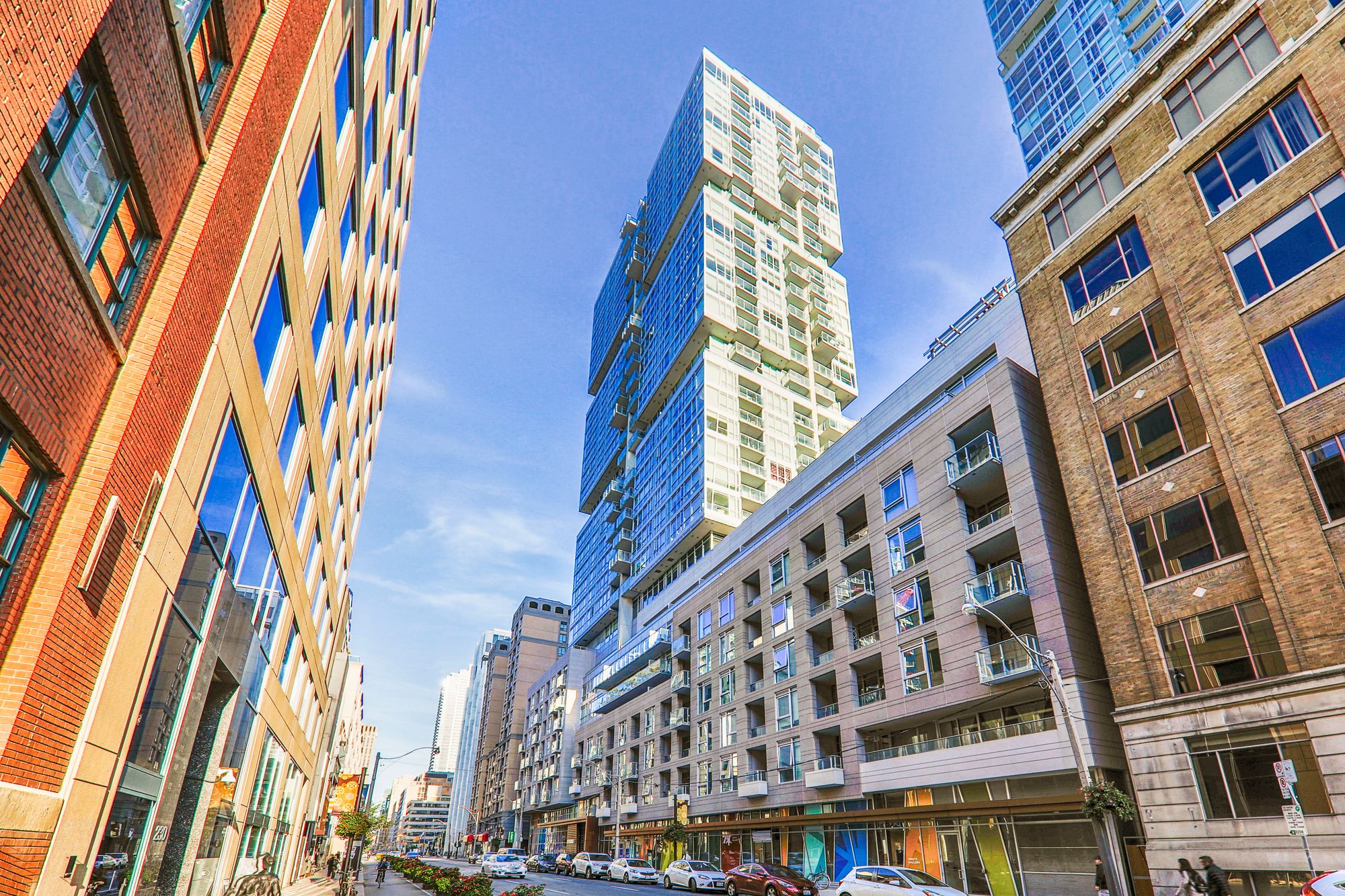 199 Richmond St W, unit 1008 for rent in Queen West - image #1