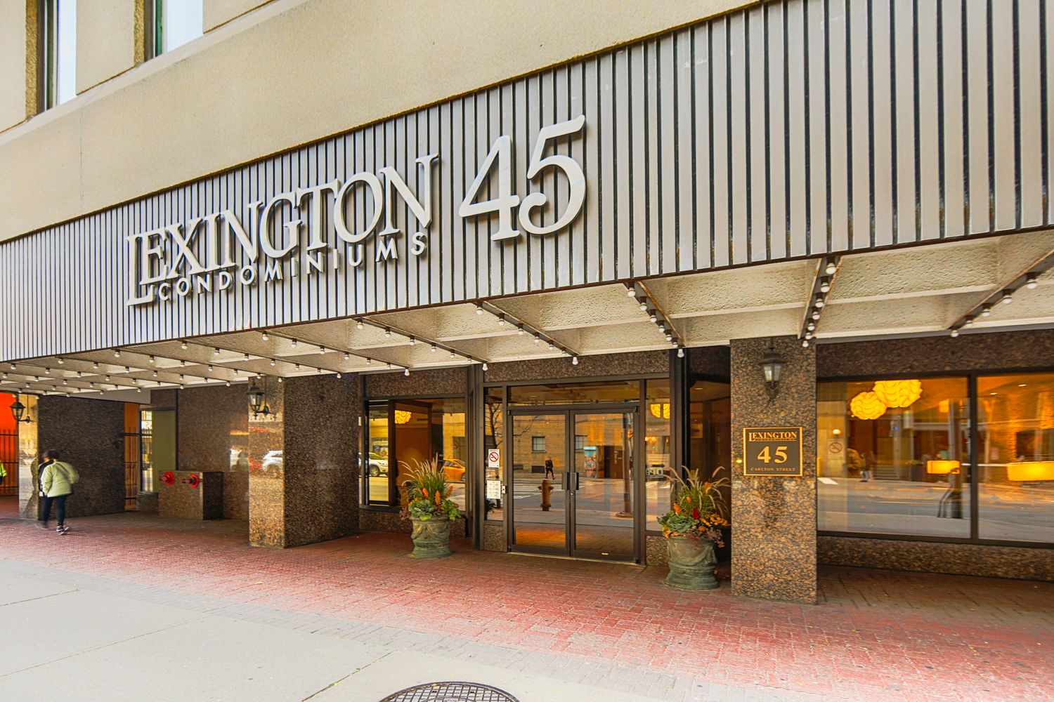 45 Carlton Street. The Lexington is located in  Downtown, Toronto - image #4 of 5