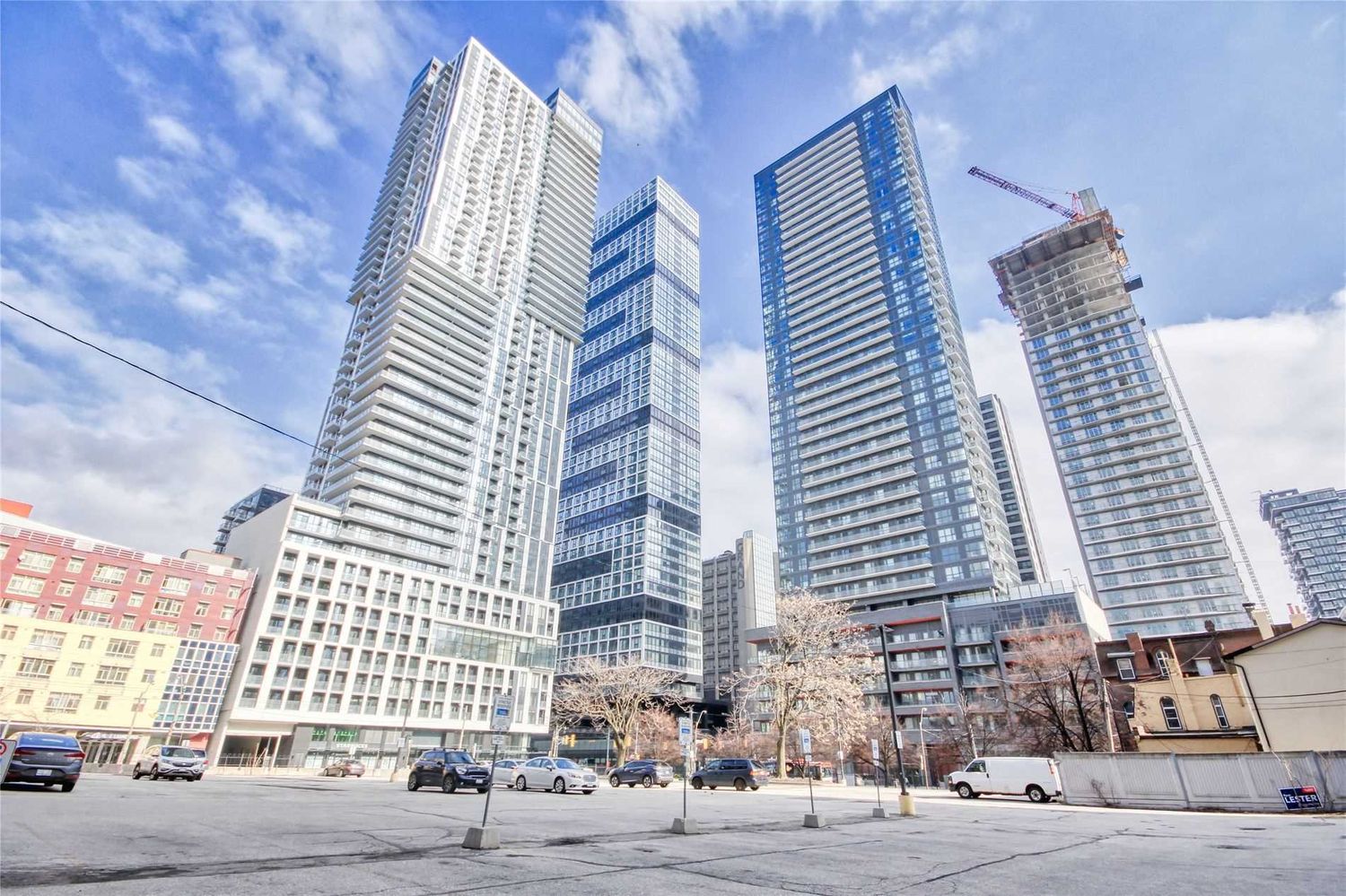 251 Jarvis Street. Dundas Square Gardens Condos is located in  Downtown, Toronto - image #1 of 3