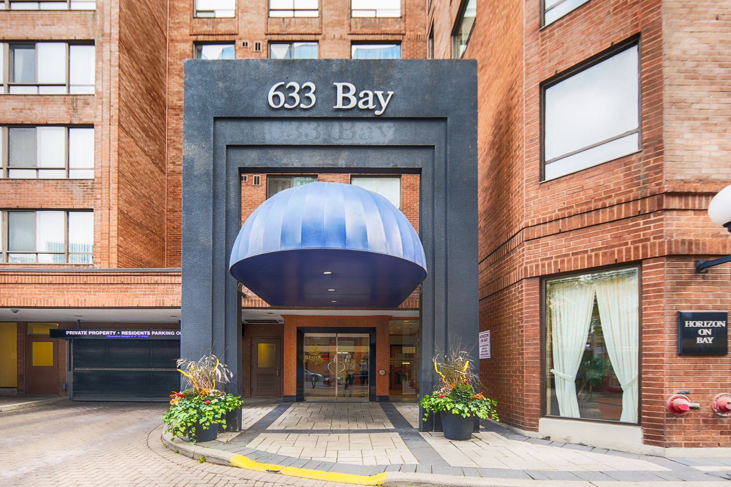 633 Bay Street. Horizon on Bay is located in  Downtown, Toronto - image #4 of 4