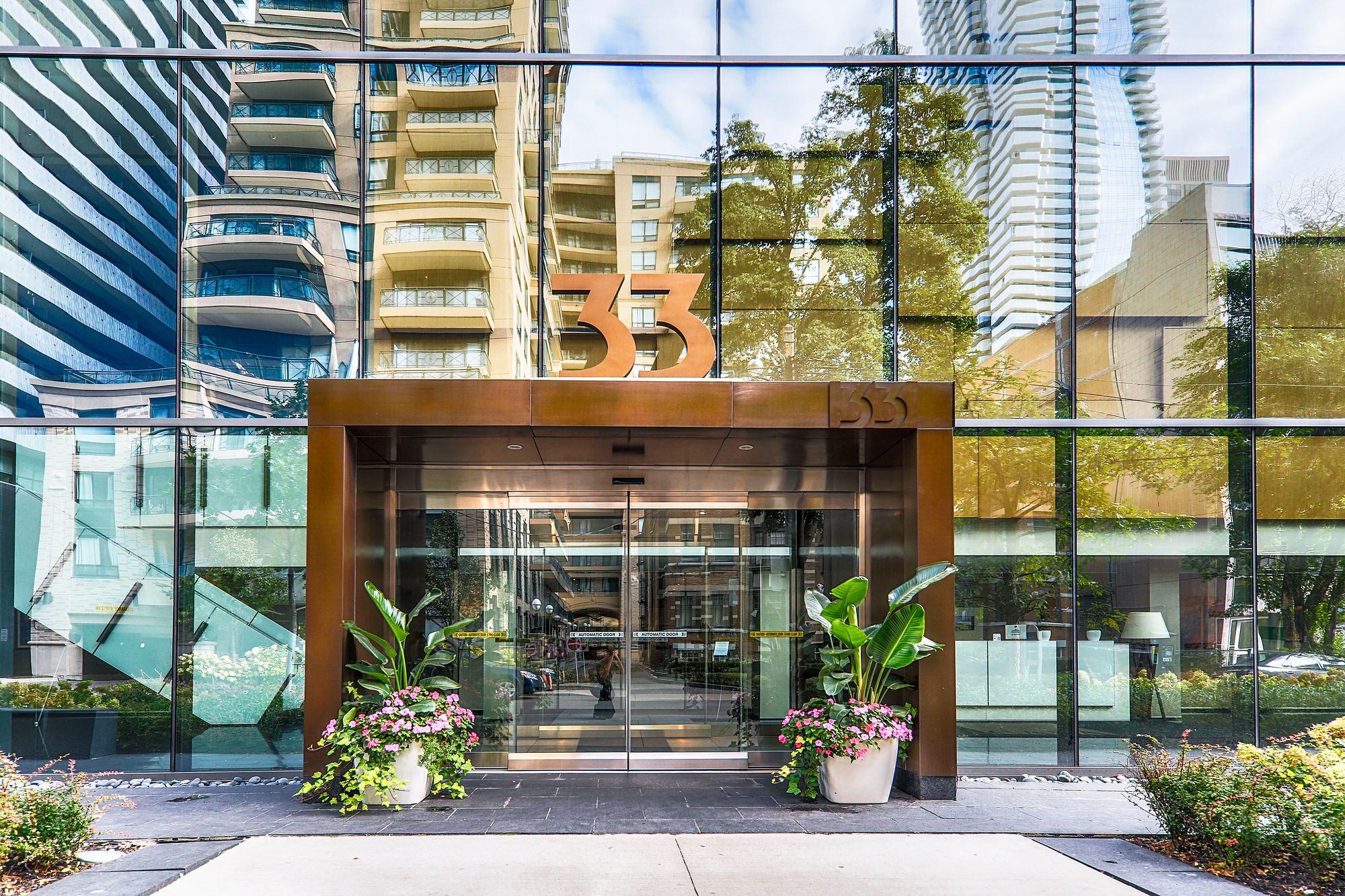 33 Charles St E. This condo at Casa is located in  Downtown, Toronto - image #5 of 6 by Strata.ca